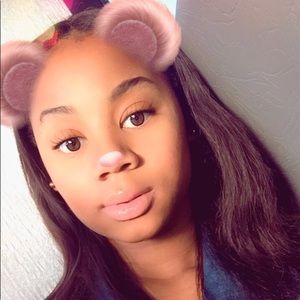 Meet your Posher, Nia